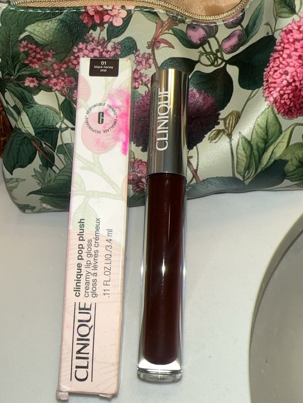 Clinique Pop Plush Gloss - 01 Black Honey